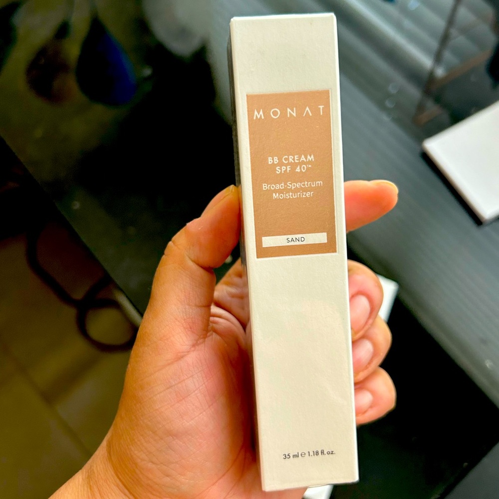BB Cream SPF 40 Broad-Spectrum Moisturizer Sand tone